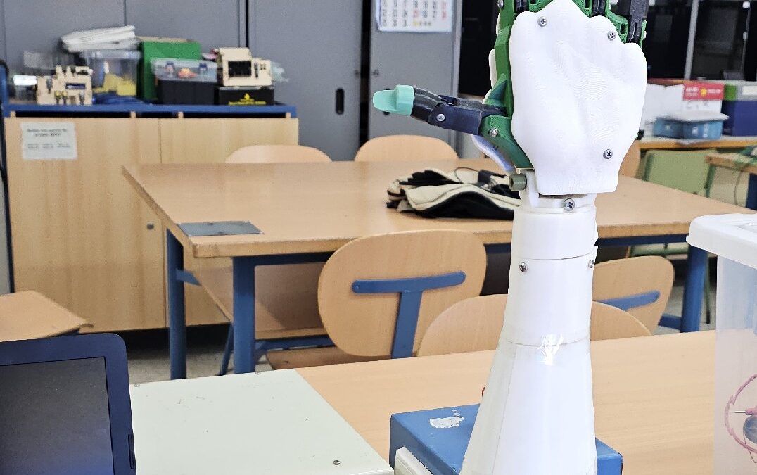 PROTOTIPO DE MANO ROBÓTICA CON VISIÓN ARTIFICIAL (P.M.V.A)